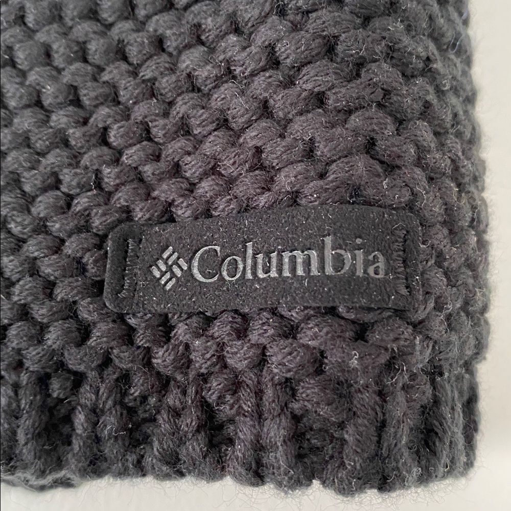 NEW Columbia Black Cascade Peak Beanie Minimalist Preppy Chic Urban Outdoor NWT - Picture 3 of 6
